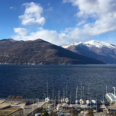Apartamento Attico Palazzo Di Vetro Luino Exterior foto