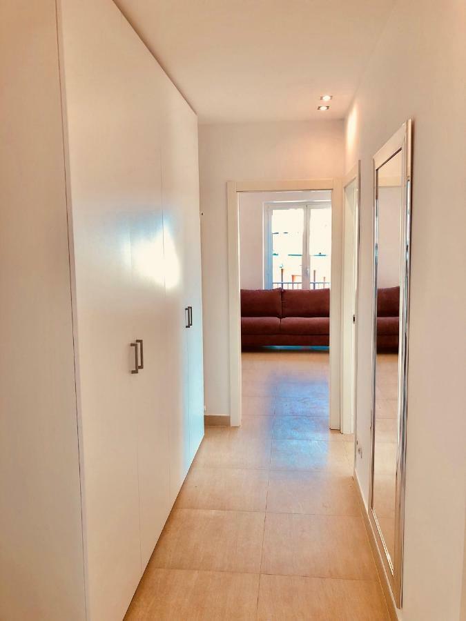 Apartamento Attico Palazzo Di Vetro Luino Exterior foto
