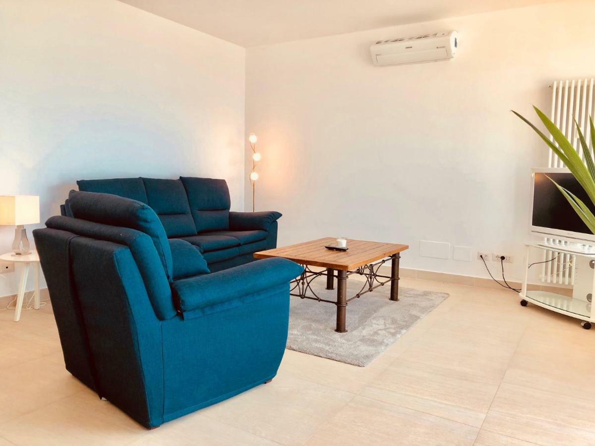 Apartamento Attico Palazzo Di Vetro Luino Exterior foto