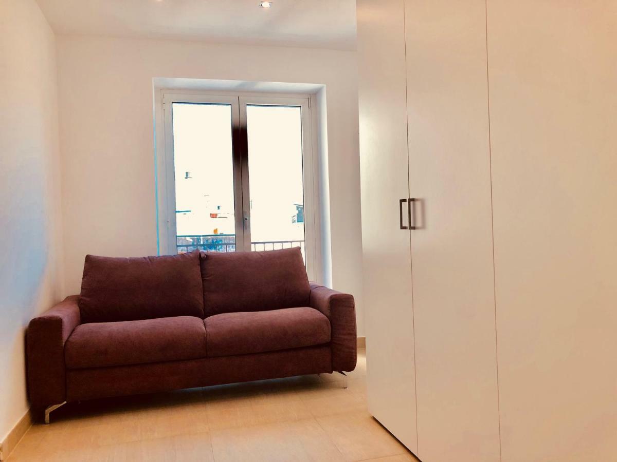 Apartamento Attico Palazzo Di Vetro Luino Exterior foto
